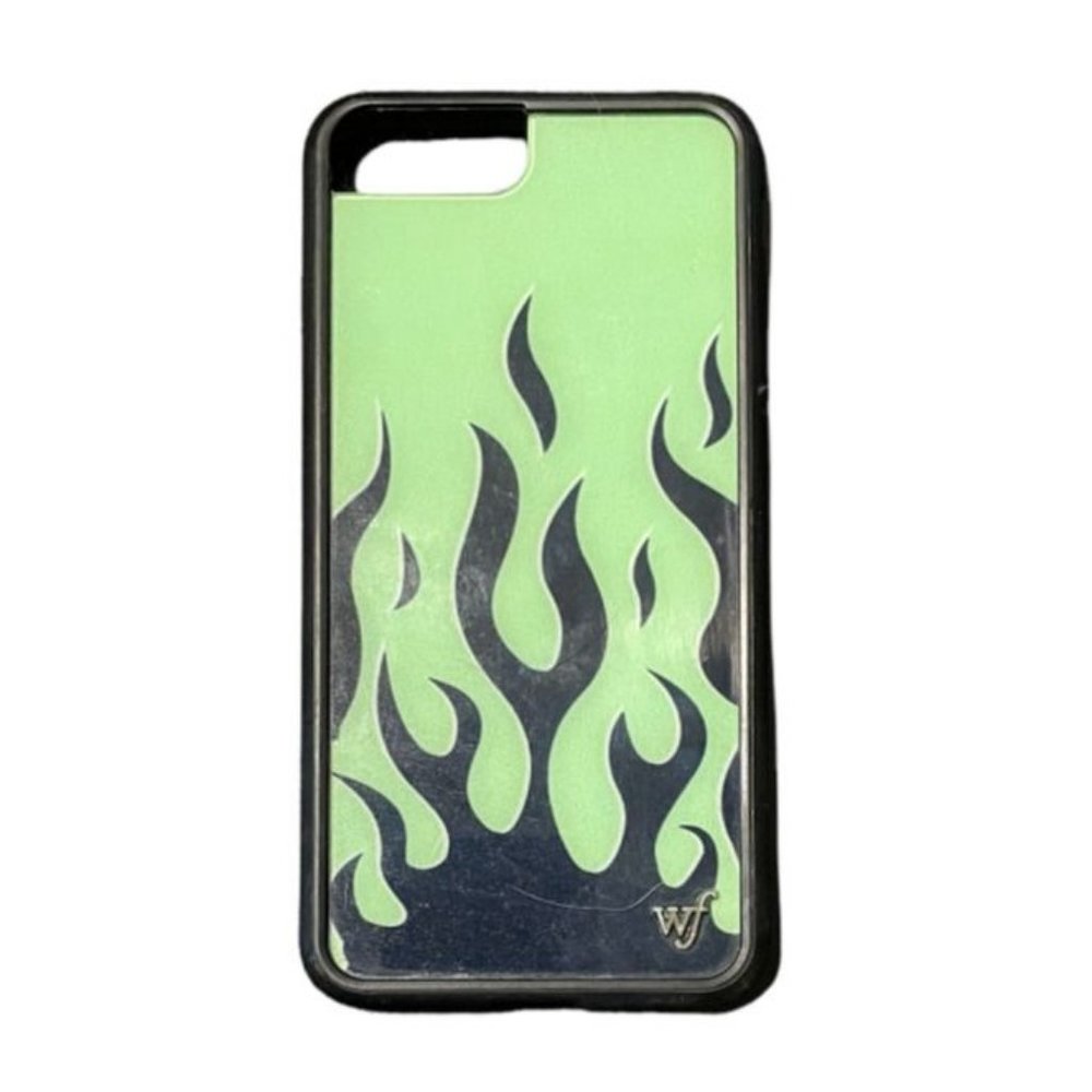WILDFLOWER IPHONE 8 CASE BRIGHT GREEN W/BLACK FLAMES EUC